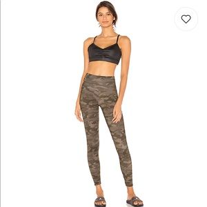 Onzie Moss Camo Full Length Leggings Size S/M